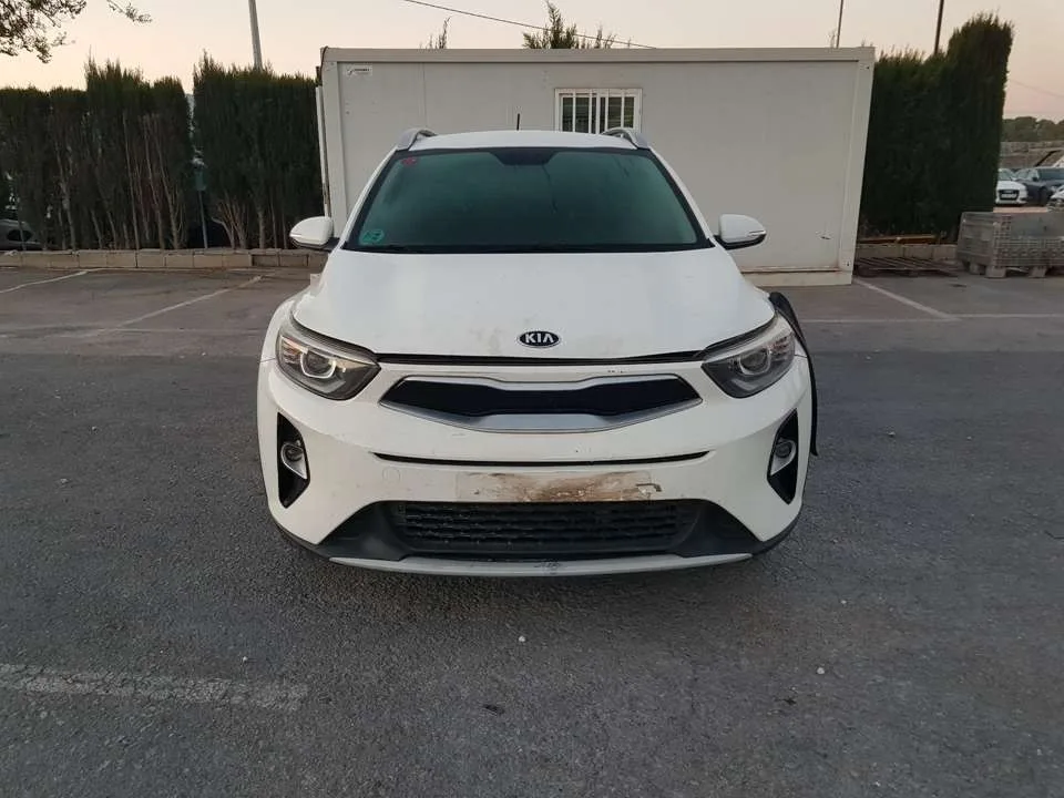 KIA STONIC (YBCUV) '2018 CONCEPT BLANCO