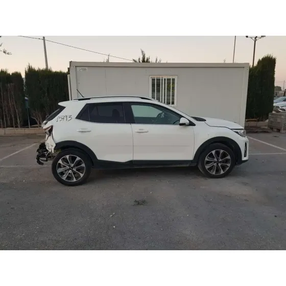 KIA STONIC (YBCUV) '2018 CONCEPT BLANCO