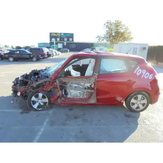 HYUNDAI I30 '2010 CLASSIC ROJO