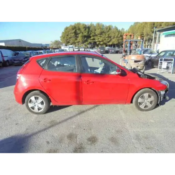 HYUNDAI I30 '2010 CLASSIC ROJO