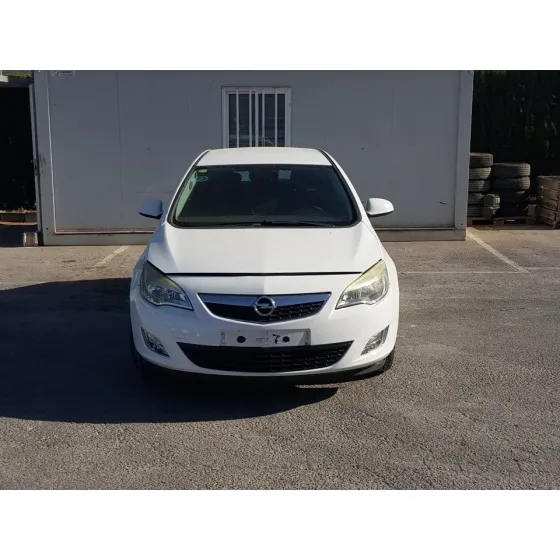 OPEL ASTRA J LIM. '2010 COSMO BLANCO