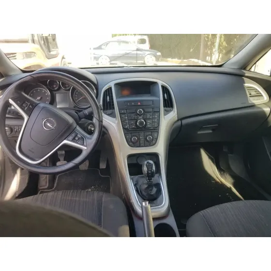 OPEL ASTRA J LIM. '2010 COSMO BLANCO