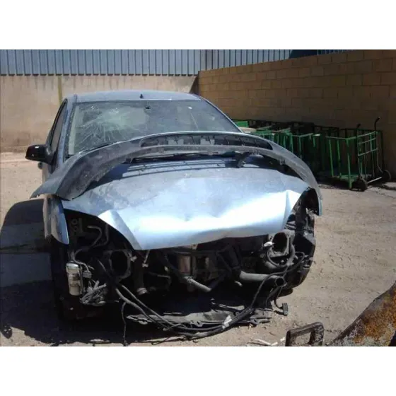 FORD FOCUS BERLINA (CAP) '2006 AMBIENTE (D) GRIS
