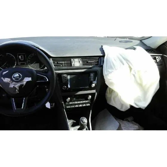 SKODA RAPID '2016 AMBITION BLANCO