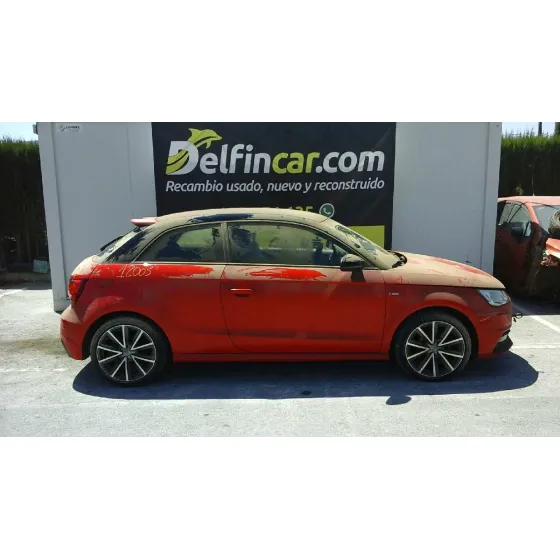 AUDI A1 (8XK) '2015 ATTRACTION ROJO