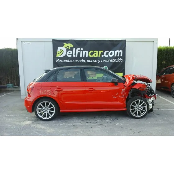 AUDI A1 SPORTBACK (8XF) '2018 ATTRACTED ROJO