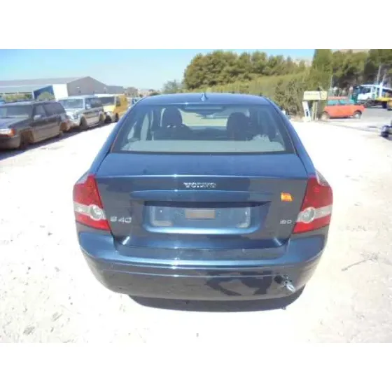VOLVO S40 BERLINA '2006 1.6 D KINETIC GRIS OSCURO