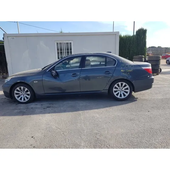 BMW SERIE 5 BERLINA (E60) '2008 520D GRIS OSCURO