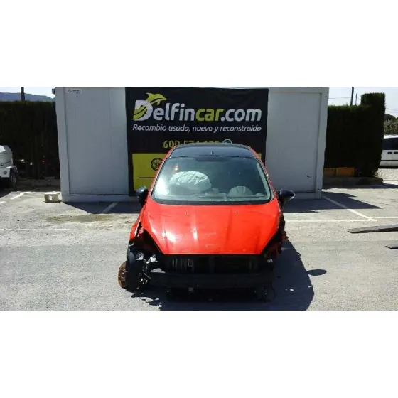 FORD FIESTA (CCN) '2015 TREND ROJO