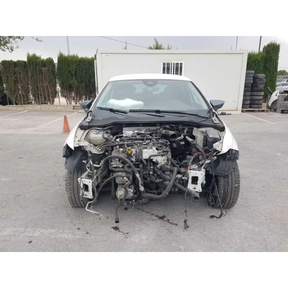 SEAT LEON (5F1) '2017 REFERENCE BLANCO