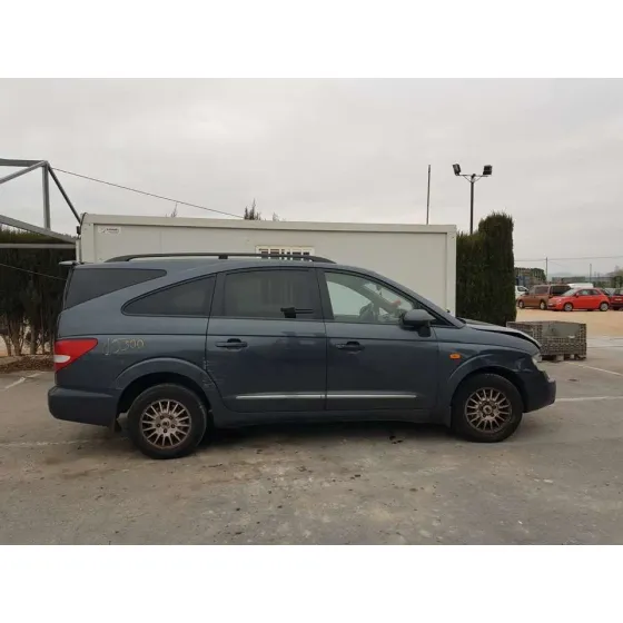 SSANGYONG RODIUS '2006 XDI GRIS OSCURO