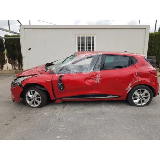 RENAULT CLIO IV '2017 AUTHENTIQUE ROJO