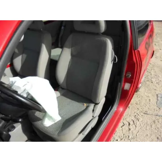 VOLKSWAGEN LUPO (6X1/6E1) '2002 ADVANCE ROJO