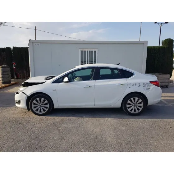OPEL ASTRA J LIM. 4TÜRIG '2013 BUSINESS BLANCO
