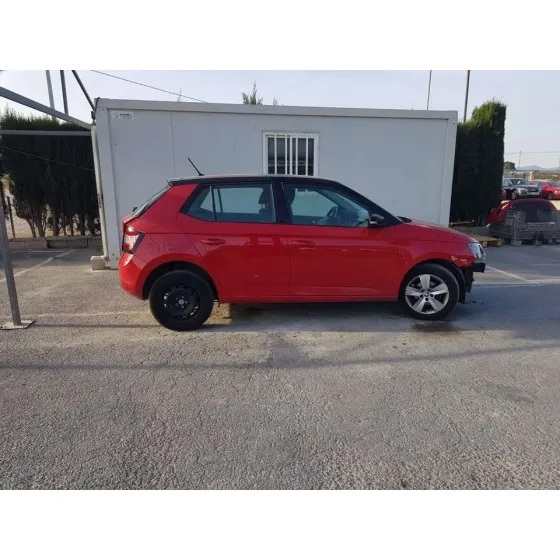 SKODA FABIA '2017 ACTIVE ROJO