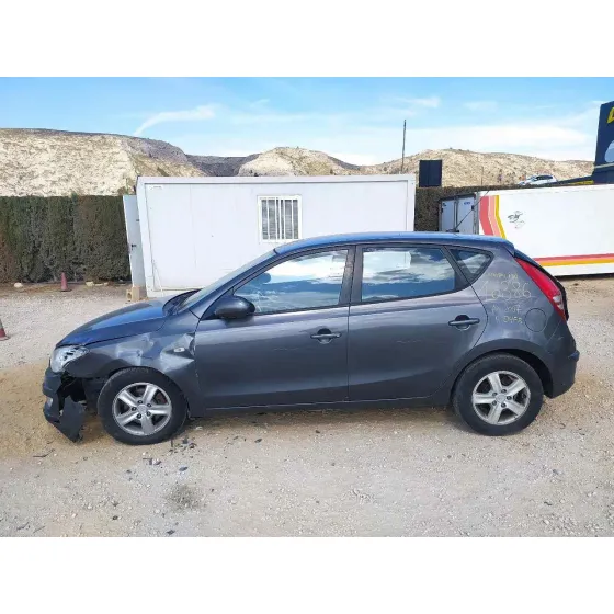 HYUNDAI I30 '2008 CLASSIC GRIS OSCURO