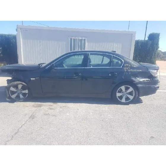 BMW SERIE 5 BERLINA (E60) '2005 530I AZUL