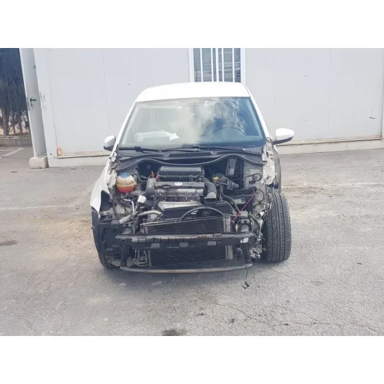 VOLKSWAGEN POLO (6R1) '2011 ADVANCE BLANCO