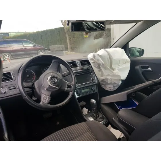 VOLKSWAGEN POLO (6R1) '2011 ADVANCE BLANCO