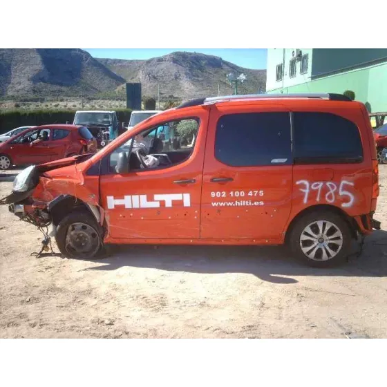 CITROEN BERLINGO STATION WAGON '2012 XTR ROJO