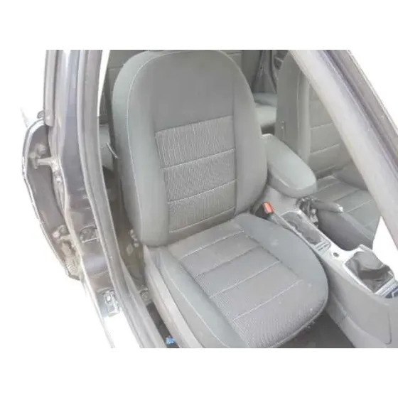 FORD FOCUS LIM. (CB4) '2009 TITANIUM GRIS OSCURO