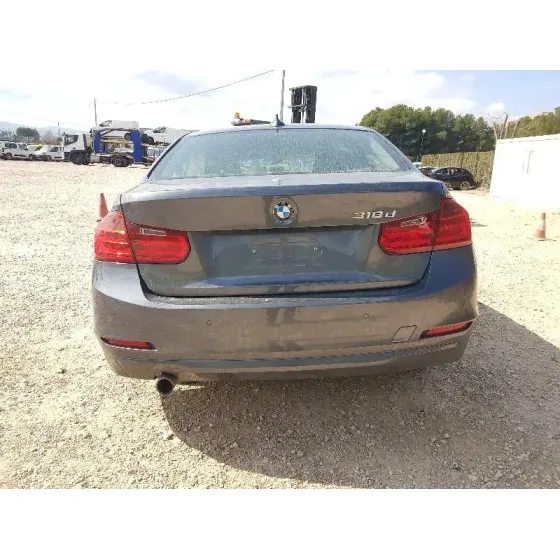 BMW SERIE 3 LIM. (F30) '2014 318 D GRIS OSCURO