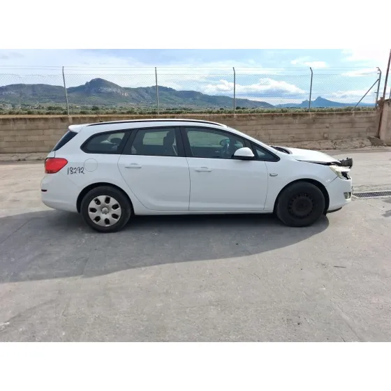Opel ASTRA J SPORTS TOURER (P10) 2010