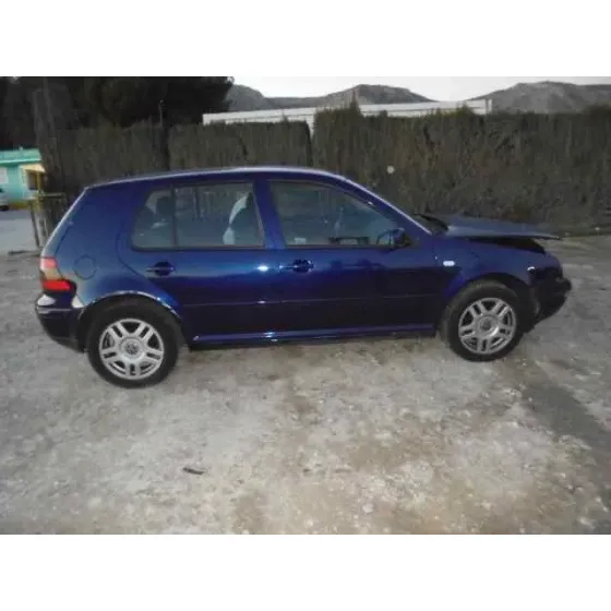 VOLKSWAGEN GOLF IV BERLINA (1J1) '2003 ADVANCE AZUL