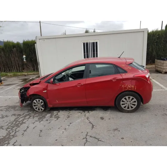 HYUNDAI I30 (GD) '2016 CLASSIC ROJO