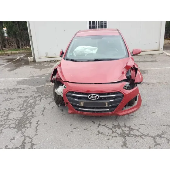 HYUNDAI I30 (GD) '2016 CLASSIC ROJO