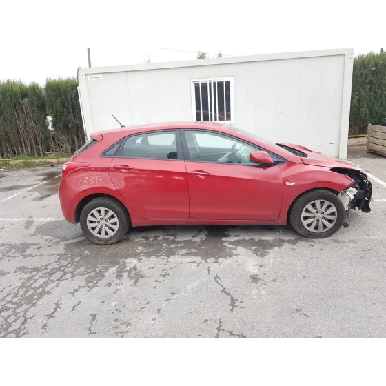 HYUNDAI I30 (GD) '2016 CLASSIC ROJO