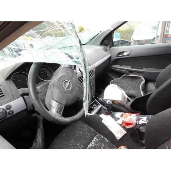 OPEL ASTRA H BERLINA '2005 COSMO NEGRO