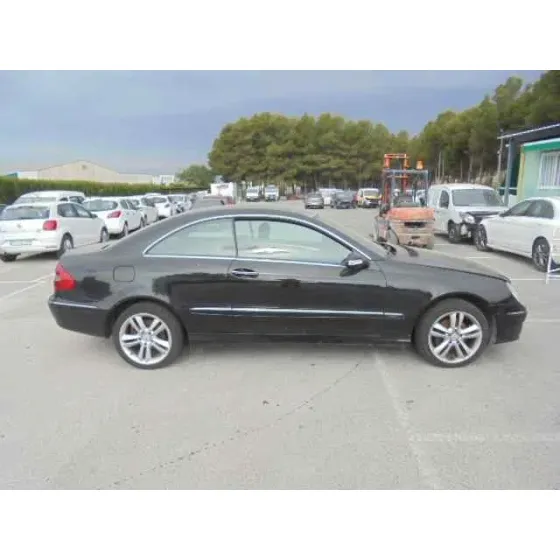 MERCEDES CLASE CLK (W209) COUPE '2006 220 CDI (209.308) NEGRO