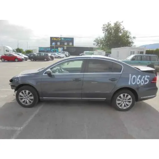 VOLKSWAGEN PASSAT LIM. (362) '2013 ADVANCE 4MOTION BLUEMOTION GRIS OSCURO