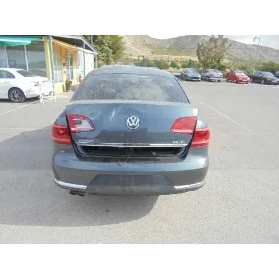 VOLKSWAGEN PASSAT LIM. (362) '2013 ADVANCE 4MOTION BLUEMOTION GRIS OSCURO