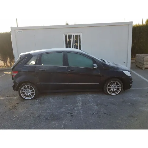 MERCEDES CLASE B (W245) '2010 180 CDI (245.207) NEGRO