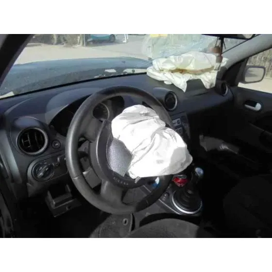 FORD FIESTA (CBK) '2003 GHIA NEGRO