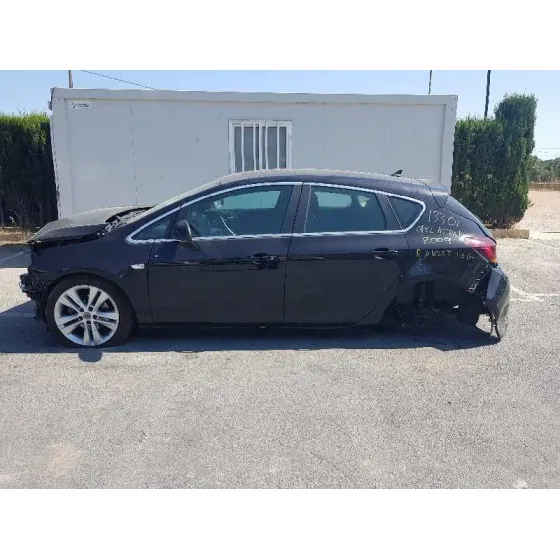 OPEL ASTRA J LIM. '2009 SPORT NEGRO