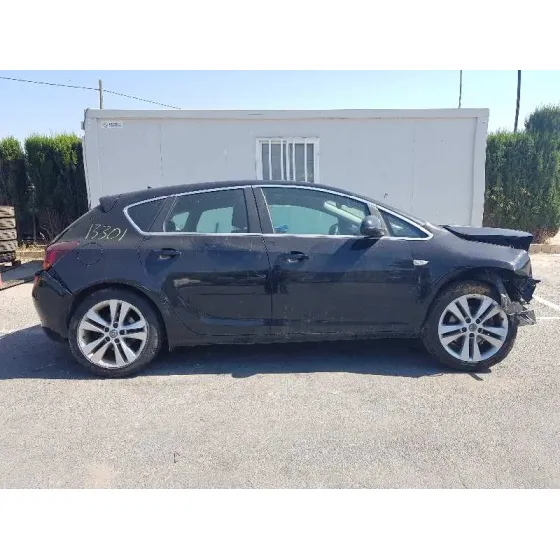 OPEL ASTRA J LIM. '2009 SPORT NEGRO