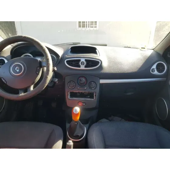 RENAULT CLIO III '2006 AUTHENTIQUE ROJO