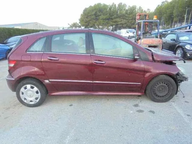 MERCEDES CLASE B (W245) '2007 180 CDI (245.207) GRANATE