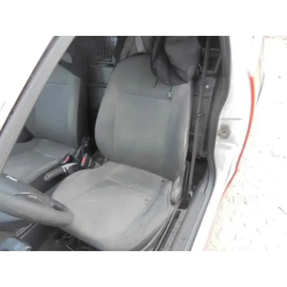 OPEL CORSA C '2003 CLUB ROJO-BLANCO
