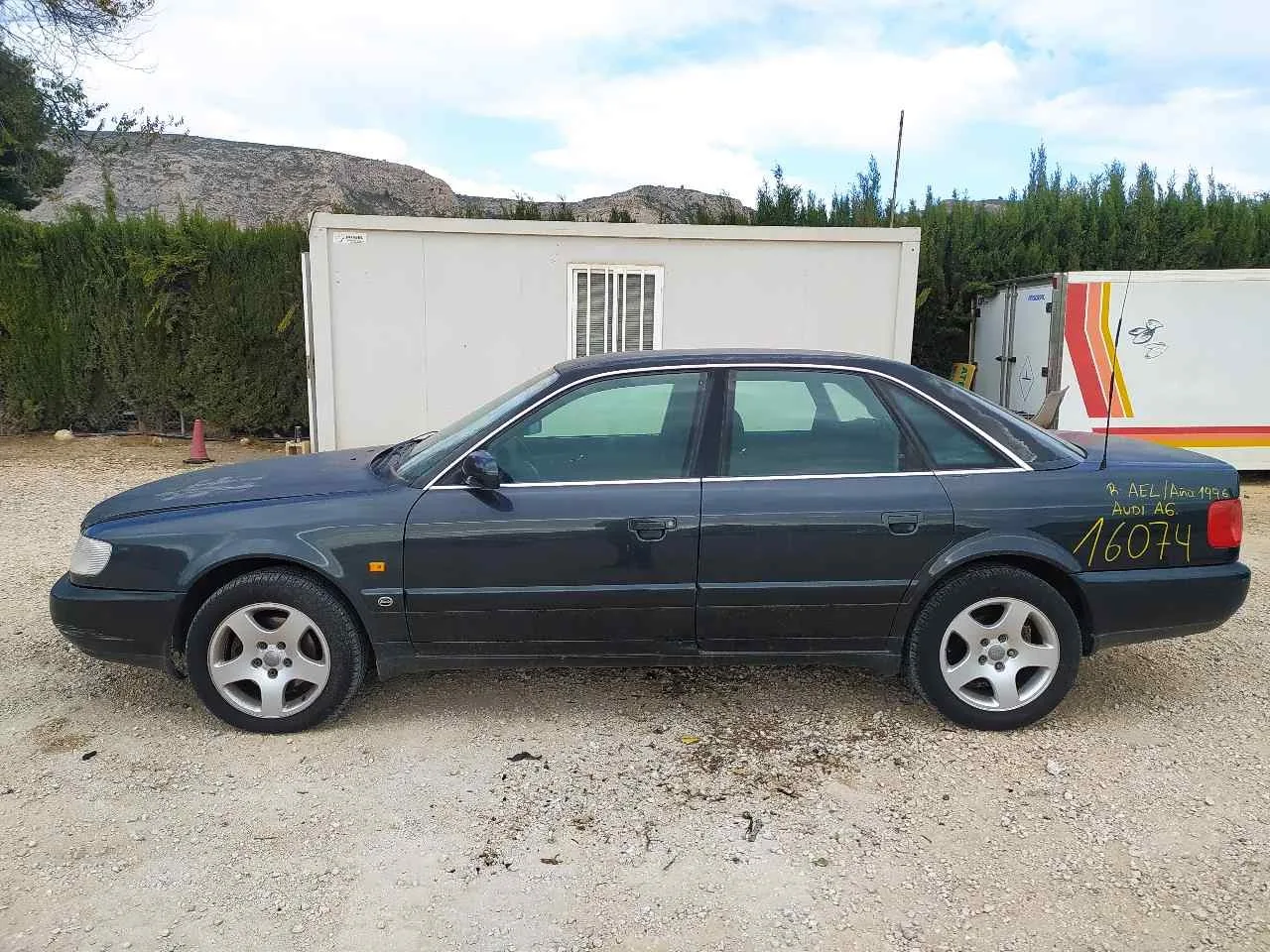 AUDI A6 BERLINA (C4) '1996 2.5 TDI NEGRO