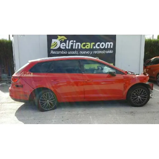 SEAT LEON ST (5F8) '2015 STYLE CONNECT ROJO