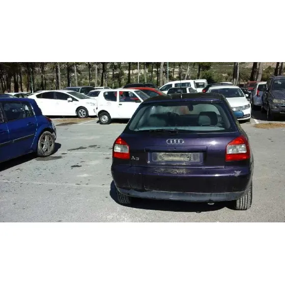 AUDI A3 (8L) '2001 1.9 TDI AMBITION MORADO