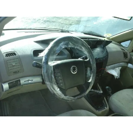 SSANGYONG RODIUS '2012 XDI LIMITED NEGRO