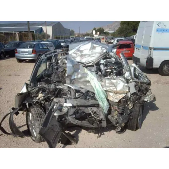 TOYOTA AVENSIS BERLINA (T25) '2004 2.0 D4-D EXECUTIVE BERLINA (5-PTAS.) BEIG