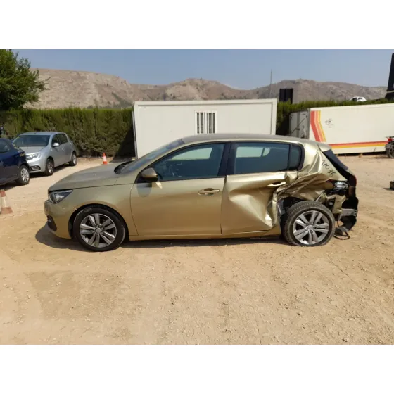 Peugeot 308 II (LB_, LP_, LW_, LH_, L3_) 2013