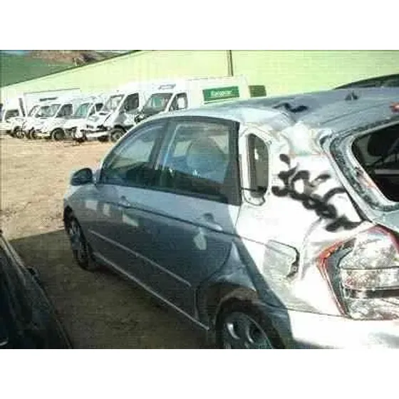 KIA CERATO '2004 2.0 LX CRDI FAMILIAR (5-PTAS.) GRIS