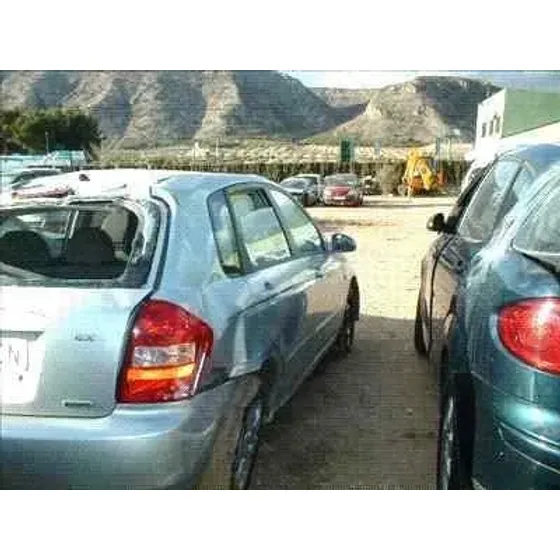 KIA CERATO '2004 2.0 LX CRDI FAMILIAR (5-PTAS.) GRIS